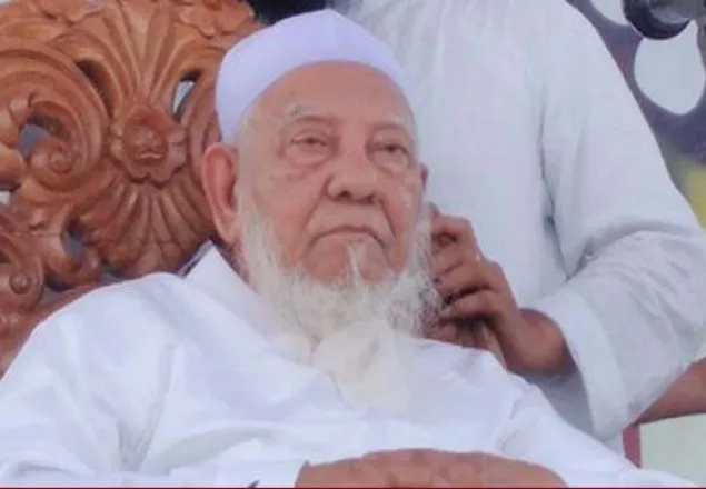 ১৪ শর্তে জুমা ও তারাবি পড়তে দেয়ার আহ্বান আহমদ শফীর