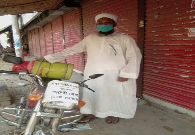 মাগুরায় মানুষকে ঘরমুখো রাখতে সেবার অনন্য দৃষ্টান্ত রাখছেন হাফেজ আব্দুল কাইয়ুম 