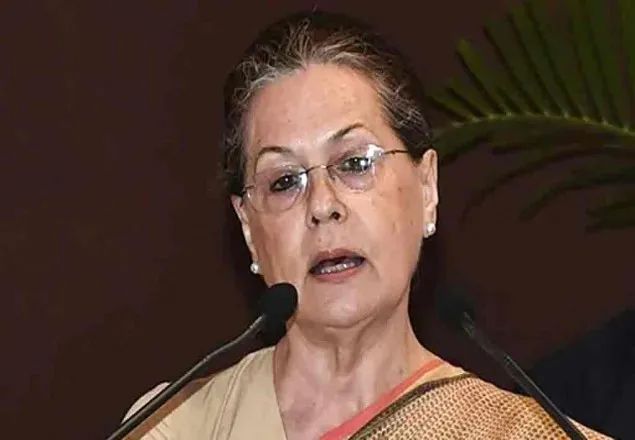 ভারতে ‘সাম্প্রদায়িক ভাইরাস’ ছড়াচ্ছে বিজেপি: সোনিয়া গান্ধী
