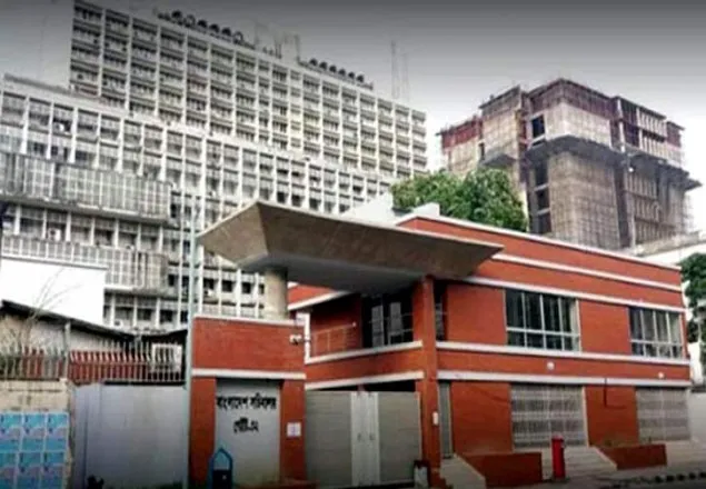 জরুরি সেবার সব অফিস খুলেছে