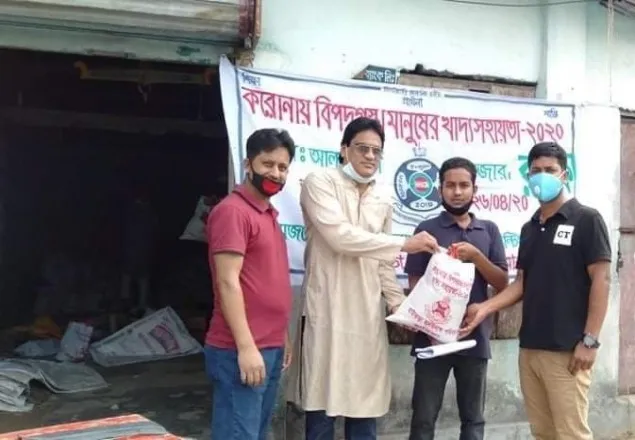 মাগুরায় ২৫০ পরিবারকে খাদ্য সহায়তা দিলেন ‘‘রাশিফা’’