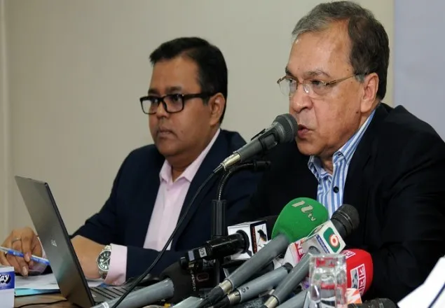 উন্নয়ন সহযোগীদের বাংলাদেশের পাশে দাঁড়ানোর আহ্বান টিআইবি’র