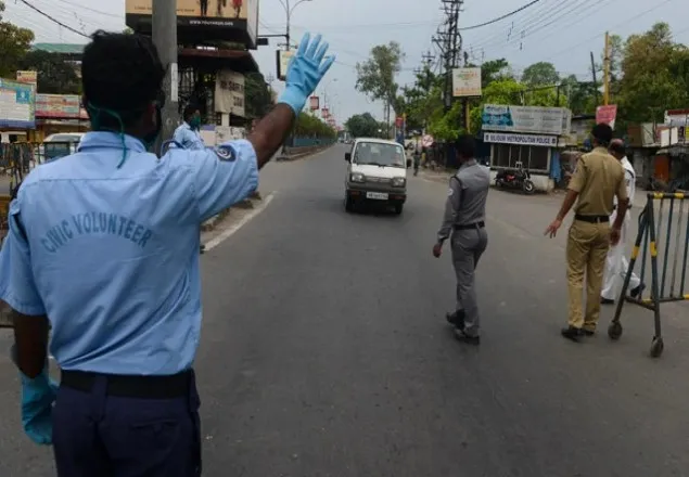 লকডাউন লঙ্ঘন করায় পশ্চিমবঙ্গেই গ্রেফতার ৪০৭২৩, বাজেয়াপ্ত ৩৬১৪ যানবাহন