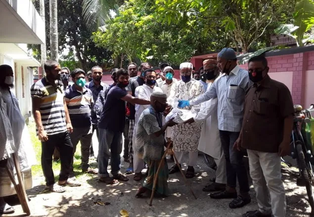 মাগুরার শ্রীপুরে বিএনপির খাদ্য সামগ্রী বিতরণ