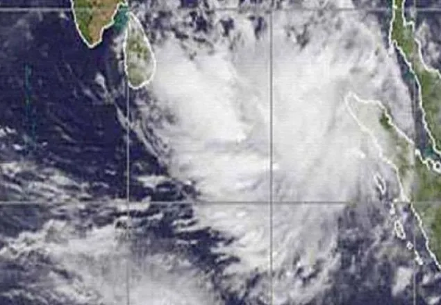  বঙ্গোপসাগরে নিম্নচাপ ঘূর্ণিঝড়ের শঙ্কা   