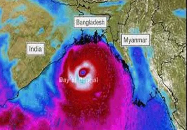 আজ শেষরাতে আঘাত হানবে আম্ফান, ১০ ফুট জলোচ্ছ্বাসের আশঙ্কা