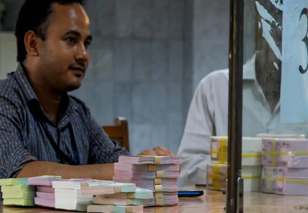 শুক্র ও শনিবার খোলা থাক‌বে ব্যাংক