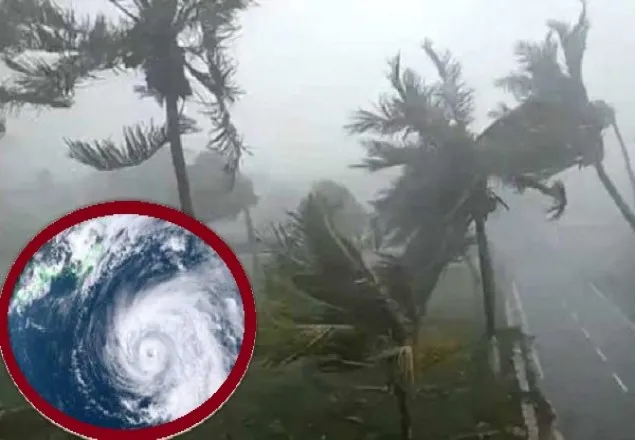 সাতক্ষীরায় ঘূর্ণিঝড় ‘‘আম্ফান’’ শক্তির জানান দিচ্ছে