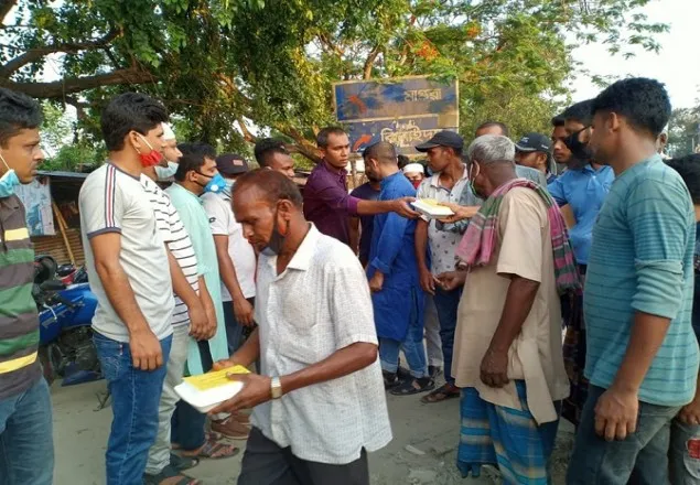 ঝিনাইদহে জেলা ছাত্রদলের ইফতার বিতরণ