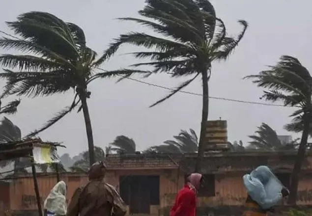 স্কুল-কলেজগুলোকে আশ্রয়কেন্দ্র হিসেবে খুলে দেয়ার নির্দেশ