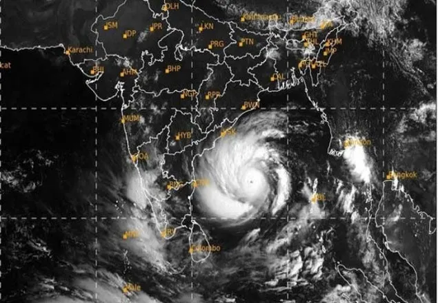 গতি বাড়িয়ে ধেয়ে আসছে 'সুপার ঘূর্ণিঝড়' আম্পান