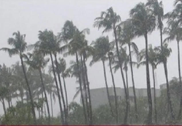 বরগুনা অতিক্রম করছে ‘আম্পান’, বাতাসের গতি ৮০ কিলোমিটার