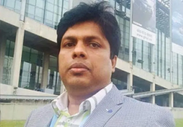 আরেক কর্মকর্তাকে চাকরিচ্যুত করলেন মেয়র তাপস