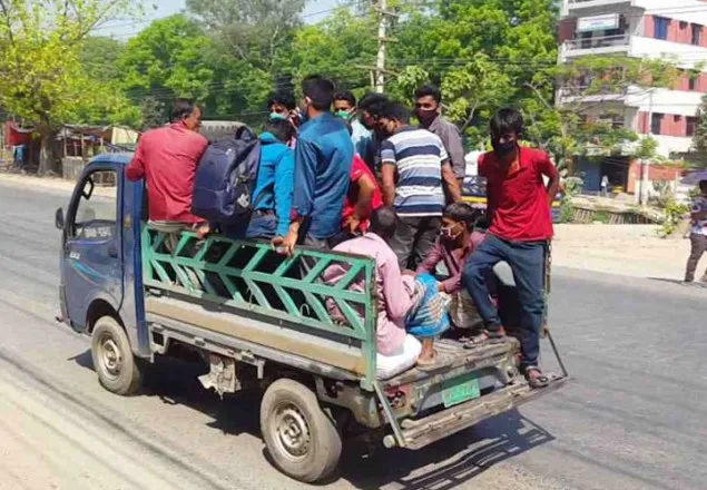 পণ্যবাহী গাড়িতে যাত্রী বহন করলে কঠোর শাস্তি