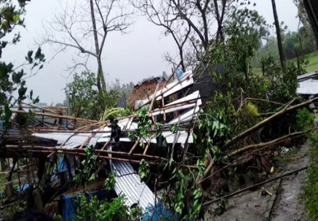 আম্ফানের তাণ্ডবে যশোরে মৃত বেড়ে ১২
