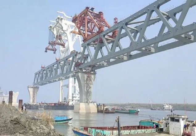 আজ বসছে পদ্মা সেতুর ৩০ তম স্প্যান