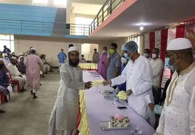 মাগুরায় ৭৪৭ ইমাম-মুয়াজ্জিনকে প্রধানমন্ত্রীর উপহার বিতরণ 