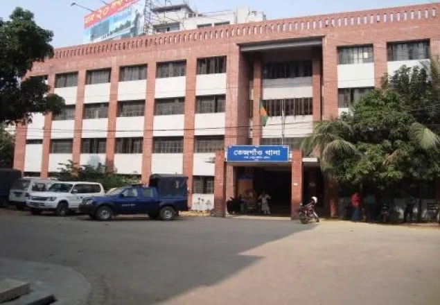 তেজগাঁও থানায় ওসিসহ ২১ পুলিশ করোনায় আক্রান্ত