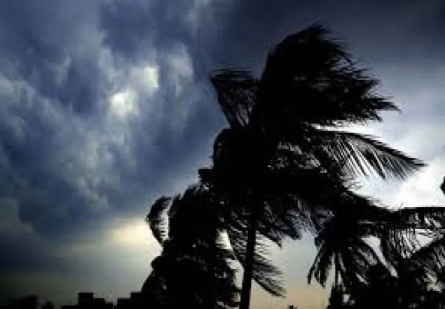 দেশের অর্ধেক অঞ্চলে ঝড়-বৃষ্টির সম্ভাবনা