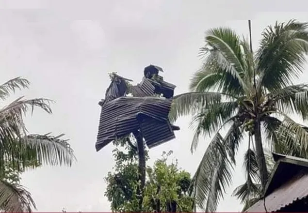 ব্রাহ্মণবাড়িয়ায় ঝড়ে শতাধিক ঘর বিধ্বস্ত, একজনের মৃত্যু
