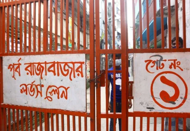 রাত ১২টা থেকে লকডাউন পূর্ব রাজাবাজার, জোরদার সেনা টহল