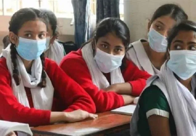 ফের বাড়ছে শিক্ষাপ্রতিষ্ঠানের ছুটি   