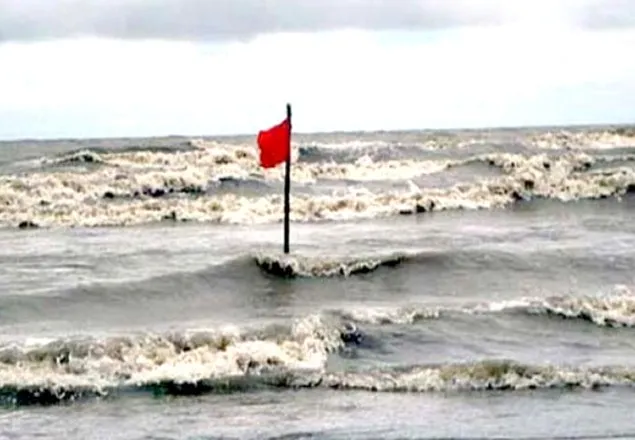 সমুদ্রবন্দরে ৩ নম্বর সতর্কতা সংকেত