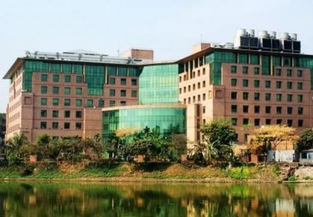 ইউনাইটেড হাসপাতালের চেয়ারম্যান-এমডিসহ ৪ জনের দেশত্যাগে নিষেধাজ্ঞা