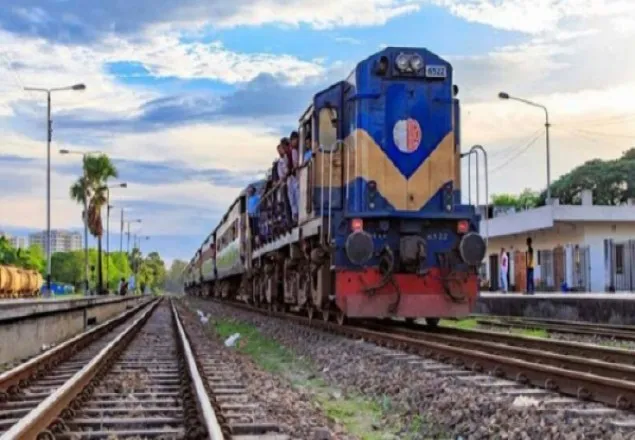 রাজধানীতে ট্রেনে কাটা পড়ে ৩ জনের মৃত্যু