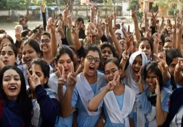 এসএসসি’র খাতা পুনঃনিরীক্ষায় জিপিএ ৫ পেয়েছে ২৯৯ জন
