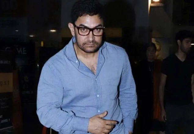 এবার আমিরের ঘরেও করোনার হানা, 'মা' কে টেস্টের জন্য নিয়ে যাচ্ছেন