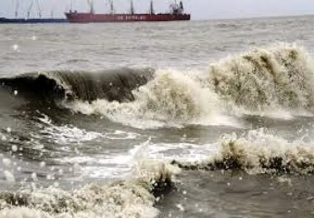 সমুদ্রে ৩ নম্বর সতর্কতা সংকেত