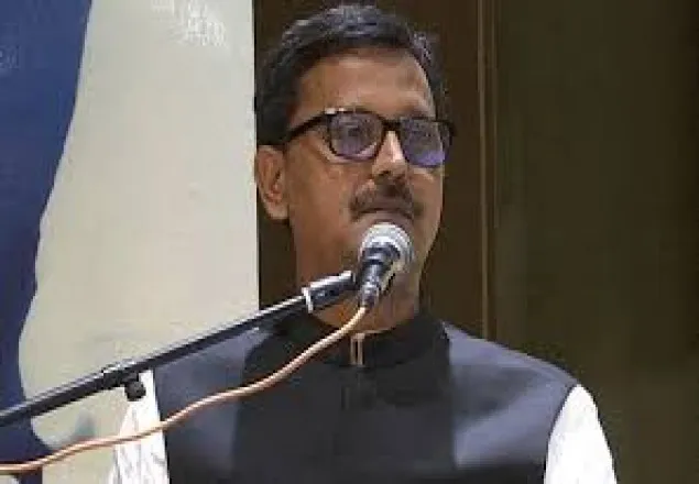 ঢাকার খালে নৌকা চলবে : প্রতিমন্ত্রী