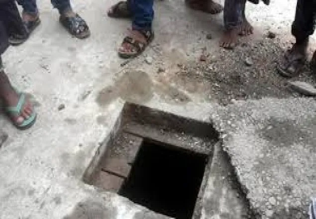 চুয়াডাঙ্গায় সেপটিক ট্যাংকে নেমে যুবক-যুবতীর মর্মান্তিক মৃত্যু