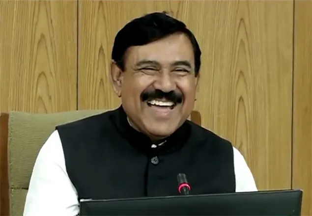 করোনা রিপোর্ট ‘জালিয়াতি’ করে বিমানবন্দরে ধরা শাজাহান খানের মেয়ে