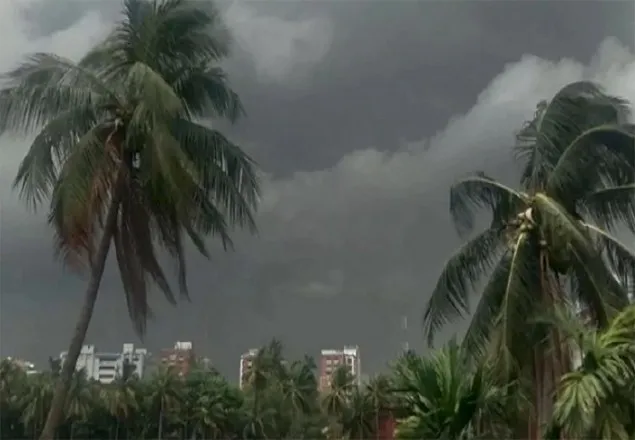 দেশের ১৫টি অঞ্চলে ঝড়বৃষ্টির পূর্বাভাস