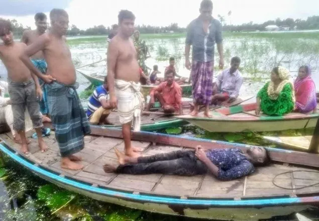 মাঝি বিদ্যুৎস্পৃষ্ট হয়ে  নৌকাডুবি, পাঁচ যাত্রীর মৃত্যু