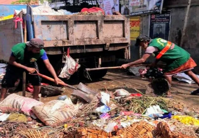 বর্জ্য অপসারণে মাঠে ঢাকা উত্তর-দক্ষিণ সিটি