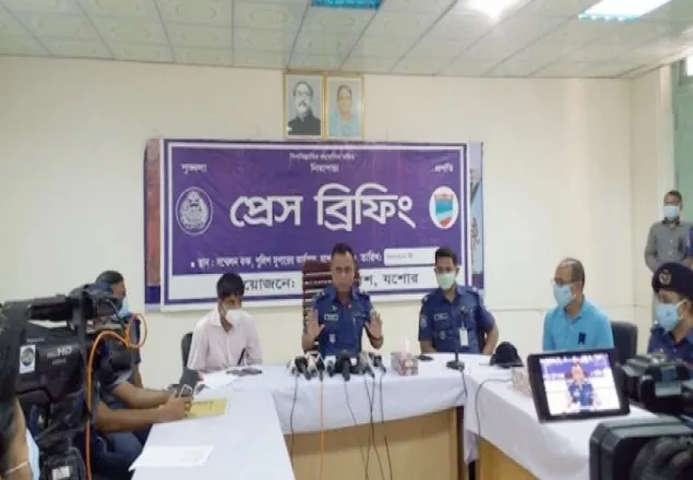 ৫ কর্মকর্তার নেতৃত্বে শিশু উন্নয়ন কেন্দ্রে যা ঘটেছিল!