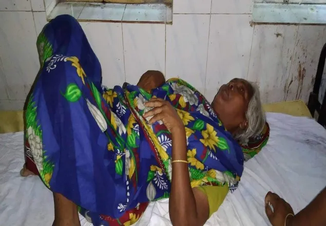 পাটগ্রামে মেয়েকে বাঁচাতে গিয়ে ছেলের লাঠির আঘাতে মা হাসপাতালে
