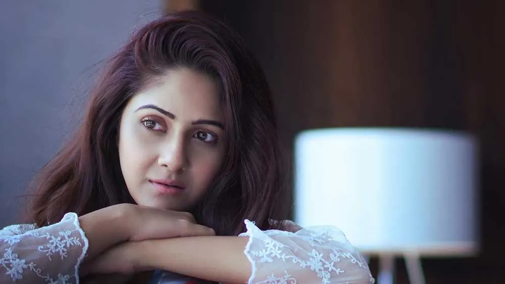 অভিনেত্রী তৃণা সাহাকে হুমকি