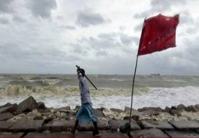 সমুদ্র বন্দরসমূহে ৩ নম্বর সতর্ক সংকেত
