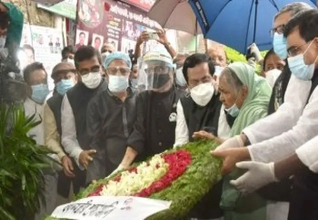 গ্রেনেড হামলায় নিহতদের প্রতি আওয়ামী লীগের শ্রদ্ধা