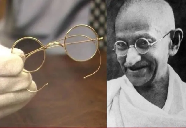 ৫০ বছর ড্রয়ারে পড়ে থাকার পর কোটি টাকায় বিক্রি গান্ধীর চশমা