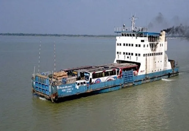 রাতে ফেরী চলাচল বন্ধ