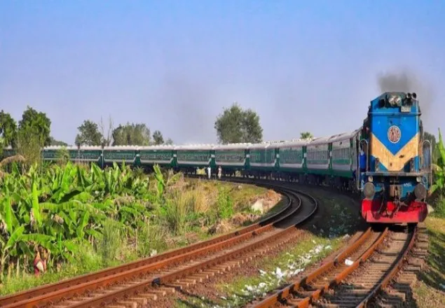 আসন ফাঁকা রেখেই চলবে ট্রেন