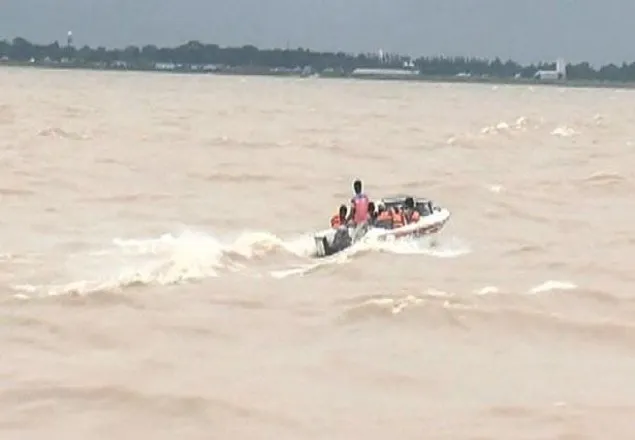 মেঘনায় দুই স্পিডবোটের সংঘর্ষে প্রাণ হারাল শিশু