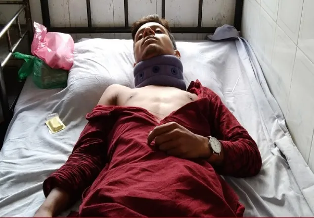 হাতীবান্ধায় সড়ক সংস্কার কাজে বাধা, ইঞ্জিনিয়ার ও ম্যানেজারকে মারধর