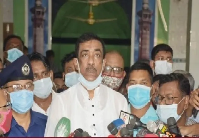 আল্লাহর ঘরে বিস্ফোরণ নরমাল ঘটনা মনে হচ্ছে না: শামীম ওসমান