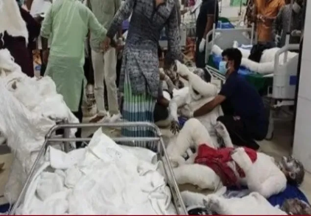 মসজিদে বিস্ফোরণে মৃতের সংখ্যা বেড়ে ১৭